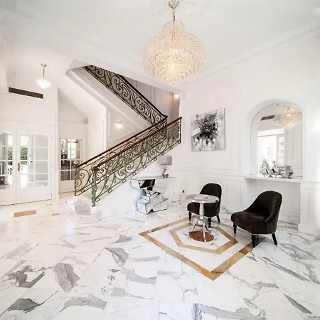 Villa Ref 1981 - Center - Particular Town House For Rent Cannes