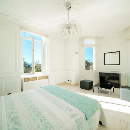 Ref 1981 - Center - Particular Town House For Rent