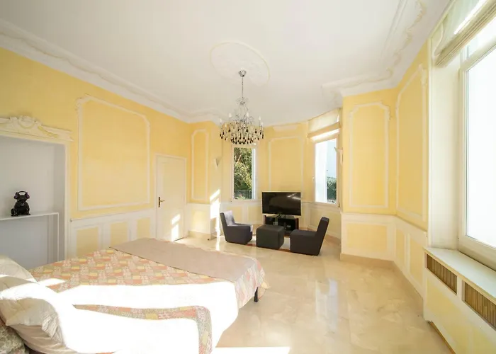 Ref 1981 - Center - Particular Town House For Rent Villa *