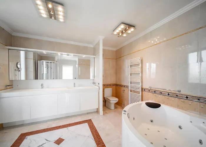 Ref 1981 - Center - Particular Town House For Rent Villa Cannes