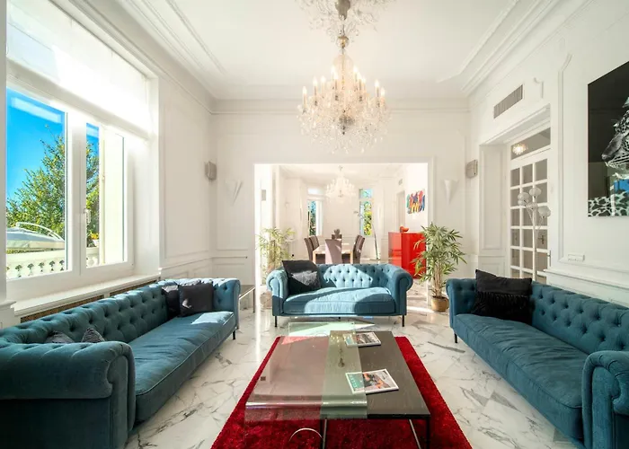 Ref 1981 - Center - Particular Town House For Rent Villa